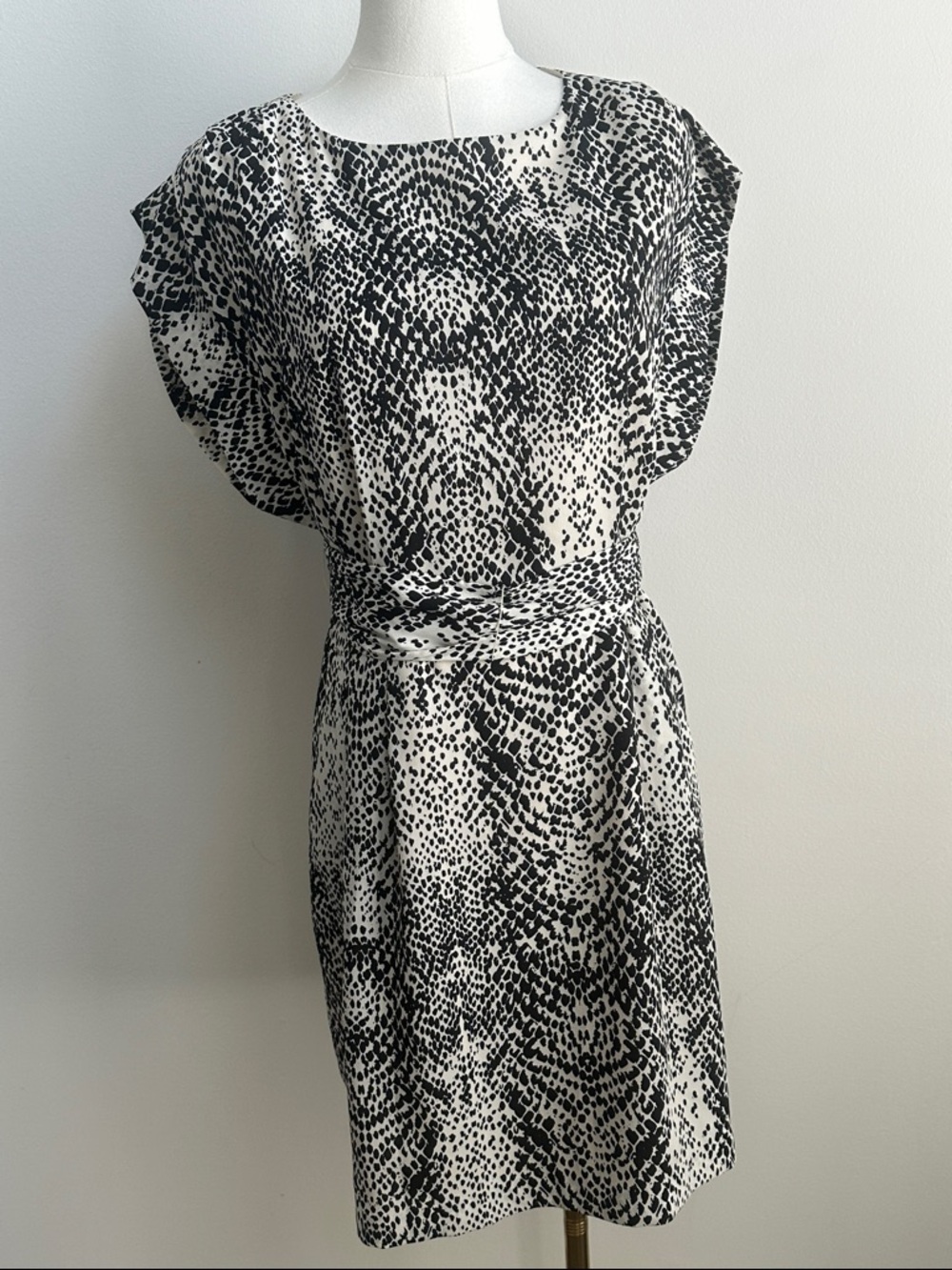 Eliza J Black White Abstract Animal Print Belted Short Sleeve Sheath Dress 8P